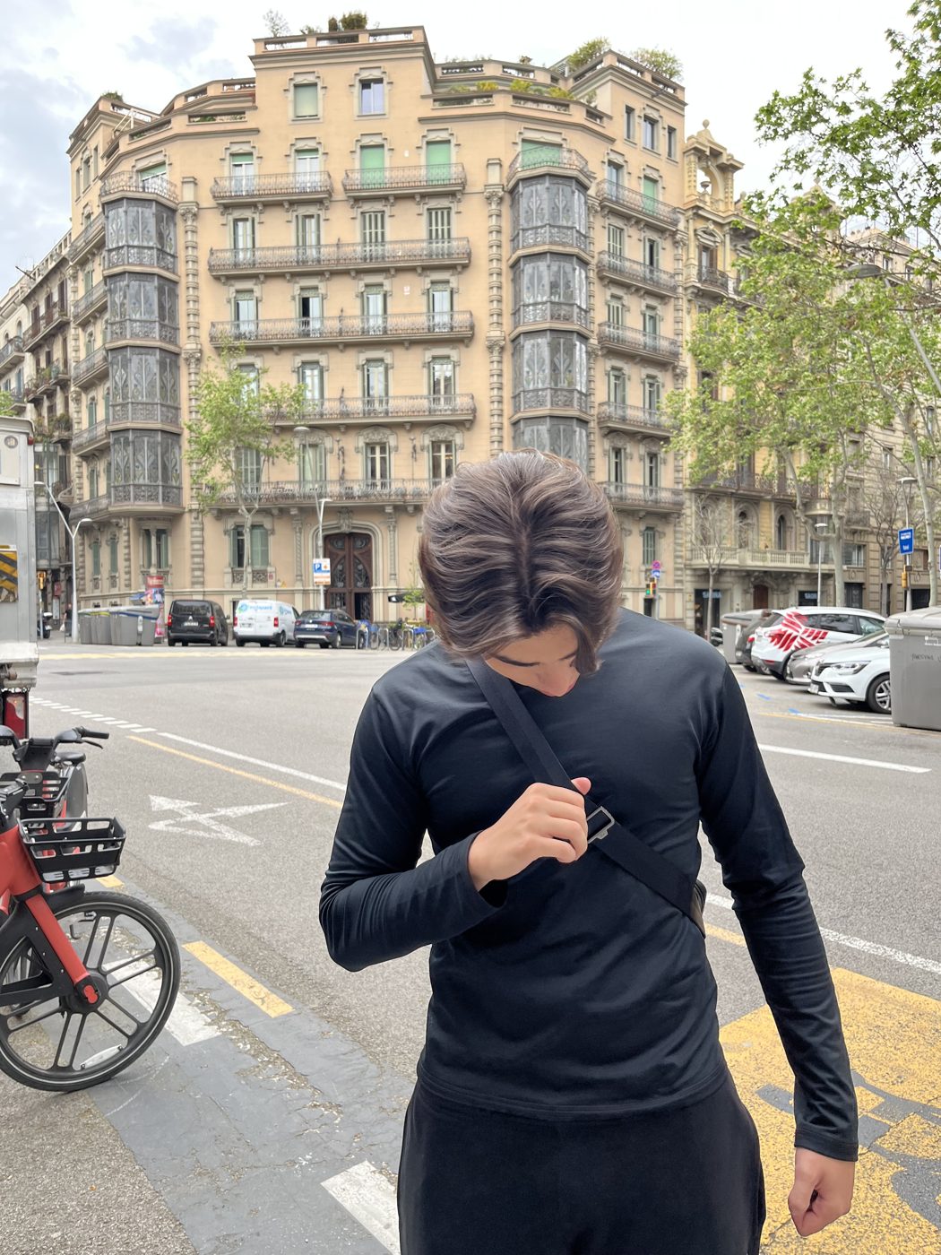 Enrico numa rua de Barcelona